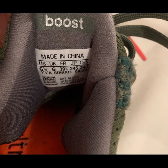 COPY - women’s ultra boost - Picture 4 of 5